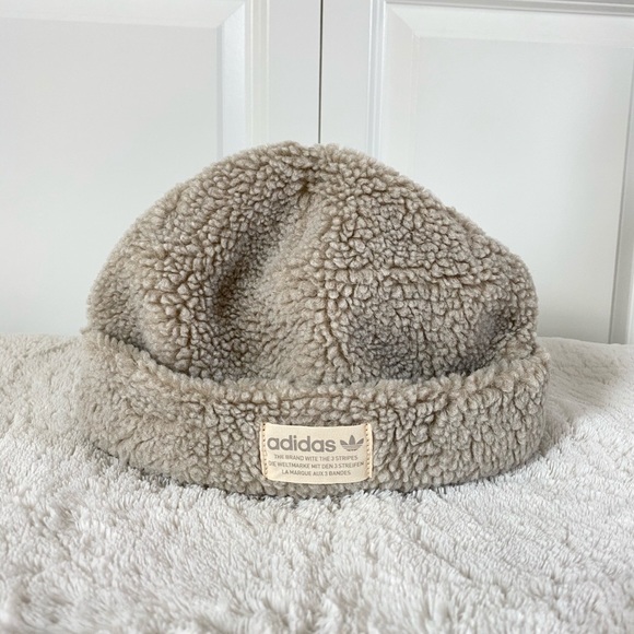 NWT adidas Women’s Originals Nova Beanie - Picture 5 of 12